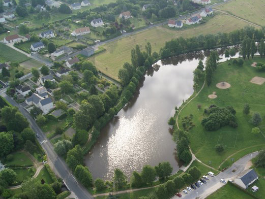 Le plan d'eau du Parc Robert Guignard vu du ciel